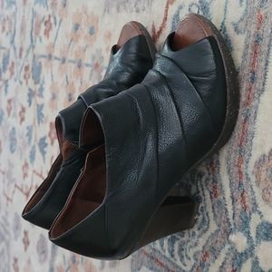 NIB Naya Leather Open Toe Bootie Heels